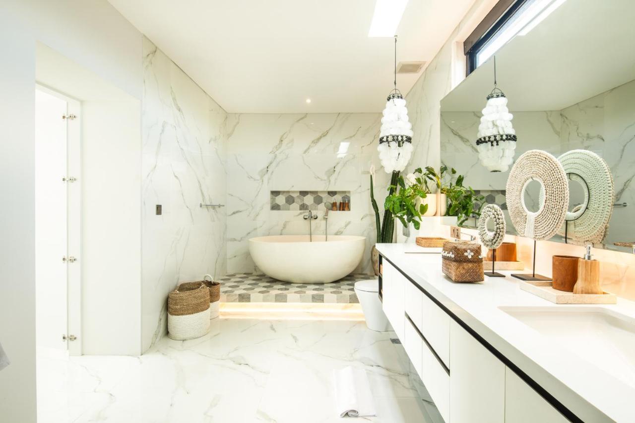 Luxury Villa Devina I Seminyak I Yoga & Gym Kültér fotó